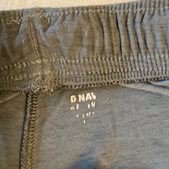 Old Navy Kids Black Shorts - Picture 3 of 4